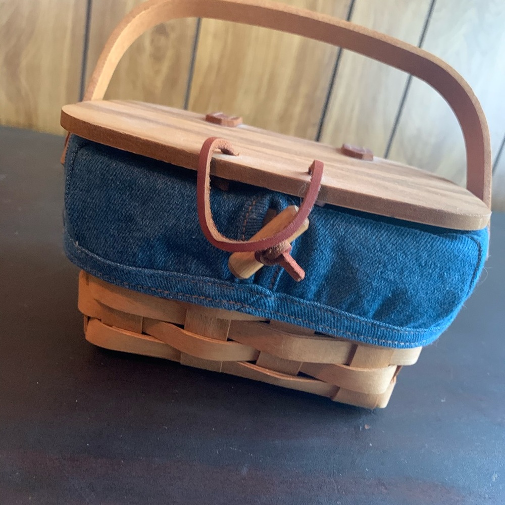 Kids purse basket and liner